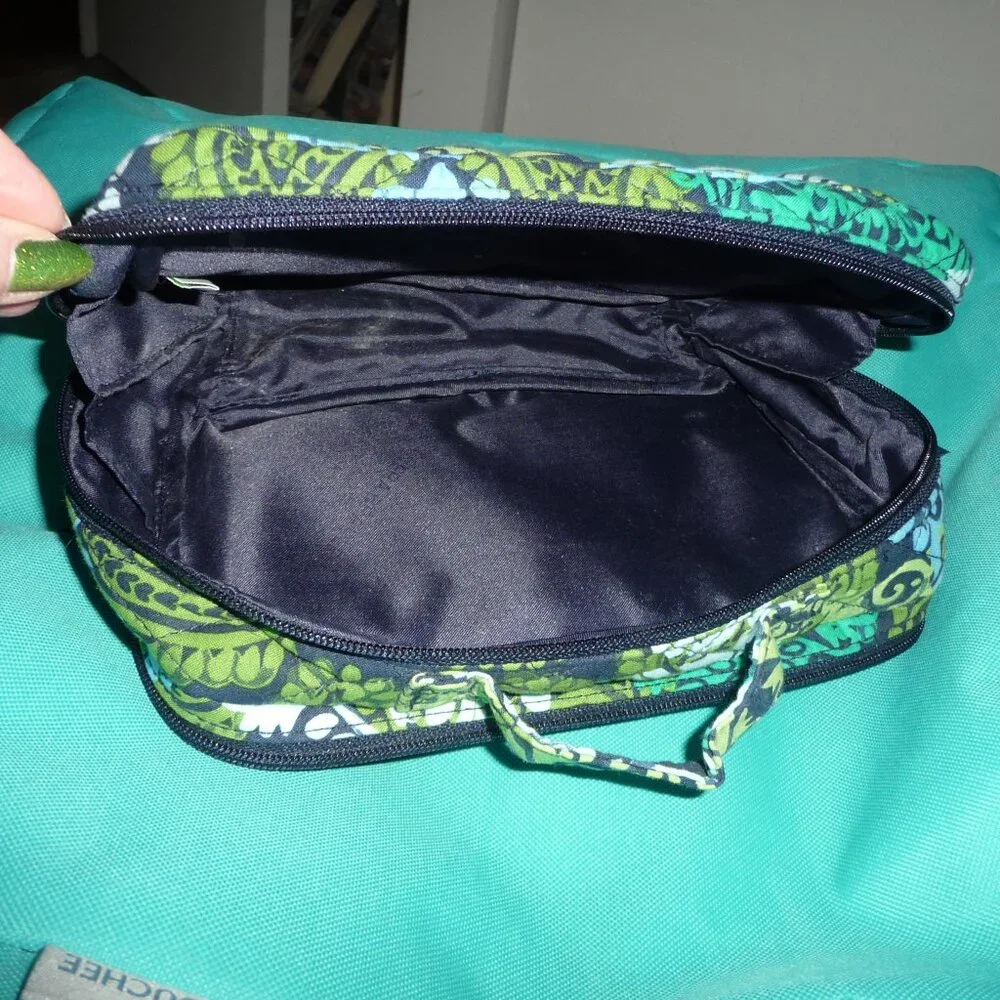 Makeup Bag - Picture 3 of 4